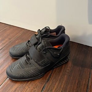 Nike Flywire lifting shoes men’s sz 7 fit wmns sz 9